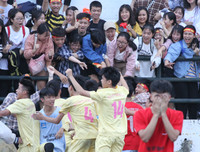 [ẢNH] Cuộc ngược dòng ngoạn mục trên chấm luân lưu của THPT Xuân Mai