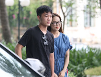 [ẢNH] Xuân Trường được fan nữ xinh đẹp tiếp cận khi tập trung ĐT Việt Nam