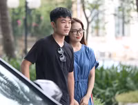 [ẢNH] Xuân Trường được fan nữ xinh đẹp tiếp cận khi tập trung ĐT Việt Nam