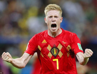 [ẢNH] Neymar nức nở gục vào vai 