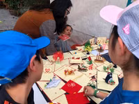 Mua sắm Giáng sinh chợ Tây giữa Thủ đô