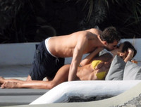 [ẢNH] Sao PSG tình tứ âu yếm siêu mẫu thiên thần Victoria's Secret