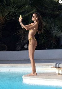 [ẢNH] Sao PSG tình tứ âu yếm siêu mẫu thiên thần Victoria's Secret