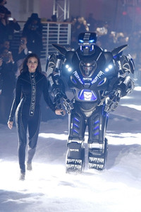 Có tất cả, Ronaldo vẫn tơ tưởng về tình cũ Irina Shayk