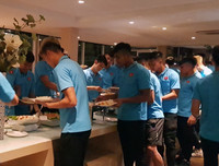 Những hình ảnh đầu tiên của U23 Việt Nam sau khi đặt chân đến Thái Lan