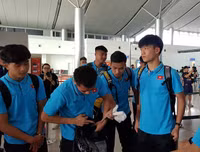 Những hình ảnh đầu tiên của U23 Việt Nam sau khi đặt chân đến Thái Lan
