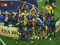 [ẢNH] Khoảnh khắc đội tuyển Pháp kiêu hãnh bước lên đỉnh thế giới