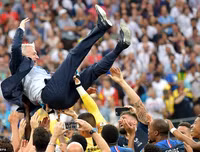 [ẢNH] Khoảnh khắc đội tuyển Pháp kiêu hãnh bước lên đỉnh thế giới