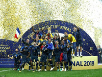 [ẢNH] Khoảnh khắc đội tuyển Pháp kiêu hãnh bước lên đỉnh thế giới