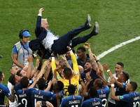 [ẢNH] Khoảnh khắc đội tuyển Pháp kiêu hãnh bước lên đỉnh thế giới