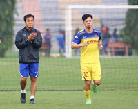 [ẢNH] Công Phượng, Văn Hậu dự bị ở châu Âu: Không phải vấn đề với thầy Park!