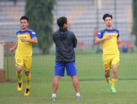 [ẢNH] Công Phượng, Văn Hậu dự bị ở châu Âu: Không phải vấn đề với thầy Park!