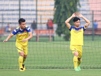 [ẢNH] Công Phượng, Văn Hậu dự bị ở châu Âu: Không phải vấn đề với thầy Park!