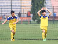 [ẢNH] Công Phượng, Văn Hậu dự bị ở châu Âu: Không phải vấn đề với thầy Park!