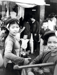 [Ảnh] Có một Hà Nội đầy thương nhớ qua hình ảnh gánh hàng rong và tiếng rao ngoài phố