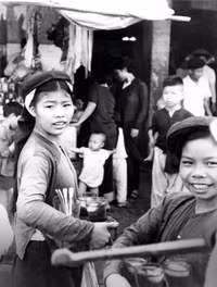 [Ảnh] Có một Hà Nội đầy thương nhớ qua hình ảnh gánh hàng rong và tiếng rao ngoài phố