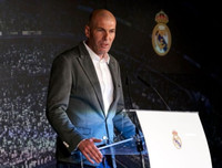 [ẢNH] Zidane ăn mặc cực chất trong ngày 
