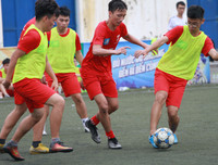 [ẢNH] Dẫn bàn ngay phút đầu, THPT Yên Hòa thắng hú vía sau loạt luân lưu