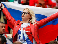 [ẢNH] Fans nữ xinh đẹp và cuồng nhiệt khắp nơi quần tụ về World Cup 2018