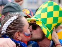 [ẢNH] Fans nữ xinh đẹp và cuồng nhiệt khắp nơi quần tụ về World Cup 2018