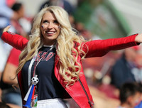 [ẢNH] Fans nữ xinh đẹp và cuồng nhiệt khắp nơi quần tụ về World Cup 2018