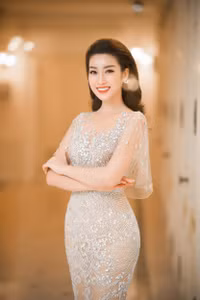 Hoa hậu Mỹ Linh muốn gắn bó với công việc MC