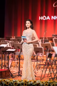Hoa hậu Mỹ Linh muốn gắn bó với công việc MC