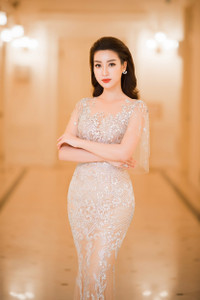 Hoa hậu Mỹ Linh muốn gắn bó với công việc MC