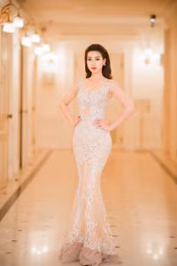 Hoa hậu Mỹ Linh muốn gắn bó với công việc MC