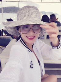 Vợ cũ MC Thành Trung công khai tình cảm với bạn trai Tây