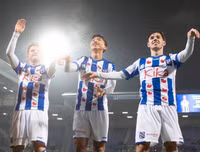 [ẢNH] Văn Hậu cười hết cỡ trong ngày được ra sân, cùng SC Heerenveen chiến thắng