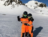 [ẢNH] Ronaldo khoái chí cùng bồ xinh cưỡi trực thăng, du hí núi tuyết