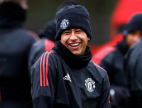 [ẢNH] Dàn sao M.U hí hửng trên sân tập, sẵn sàng 