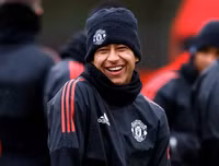 [ẢNH] Dàn sao M.U hí hửng trên sân tập, sẵn sàng 