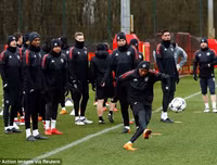 [ẢNH] Dàn sao M.U hí hửng trên sân tập, sẵn sàng 