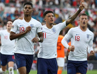 [ẢNH] Dàn sao Anh đau đớn cúi đầu sau thất bại trước Hà Lan