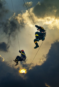 [ẢNH] Những khoảnh khắc xúc động về các chiến sỹ cảnh sát PCCC và Cứu nạn cứu hộ