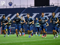 [ẢNH] Xuân Trường lạnh lùng trong vai người mẫu ảnh ở Thái Lan