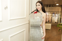 Hoa hậu Mỹ Linh biến hóa với 