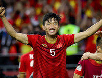 [ẢNH] Monchengladbach, CLB muốn mua Đoàn Văn Hậu từng sản sinh ra những ngôi sao nào?