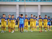 [ẢNH] Thầy Park đáp trả HLV Thái Lan, 'lên dây cót' cho học trò trước đại chiến