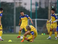 [ẢNH] Thầy Park đáp trả HLV Thái Lan, 'lên dây cót' cho học trò trước đại chiến