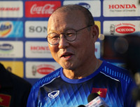 [ẢNH] Thầy Park đáp trả HLV Thái Lan, 'lên dây cót' cho học trò trước đại chiến