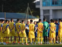 [ẢNH] Thầy Park đáp trả HLV Thái Lan, 'lên dây cót' cho học trò trước đại chiến