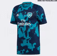 [ẢNH] Lộ mẫu áo loang lổ lạ mắt của Arsenal mùa giải tới