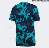 [ẢNH] Lộ mẫu áo loang lổ lạ mắt của Arsenal mùa giải tới