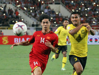 [ẢNH] Bị đối thủ chơi bạo lực, Công Phượng vẫn biết cách 