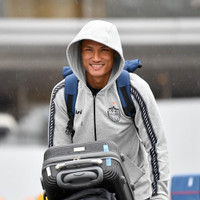 [ẢNH] Xuân Trường lặng lẽ dưới mưa ở Tokyo, chuẩn bị đá Champions League