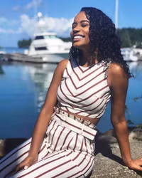 Nhan sắc gây tranh cãi của tân 