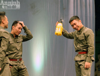 Hình ảnh hậu trường ít thấy của nghệ sỹ xiếc trước giờ sân khấu sáng đèn